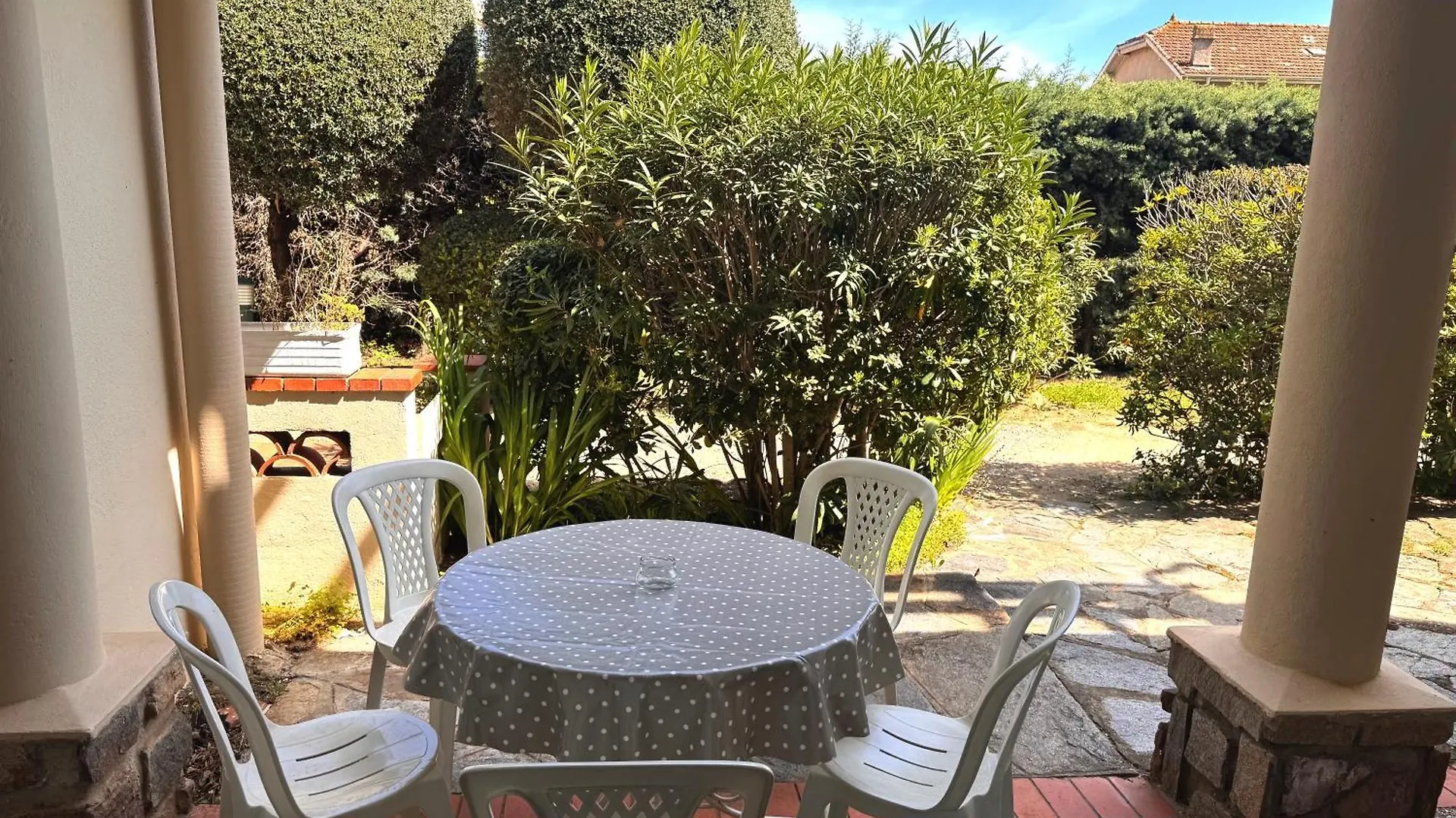 Appartement T3 Au Calme Et Proche Des Plages 카발레르쉬르메르